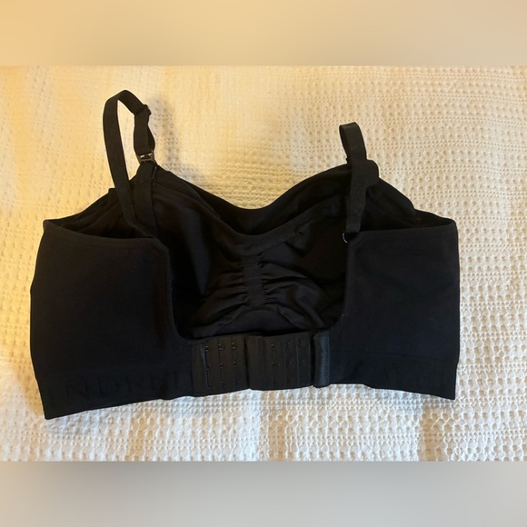 Kindred Bravely Sublime® Hands-Free Pumping &
Nursing Bra Regular 1X NEW - Picture 9 of 12